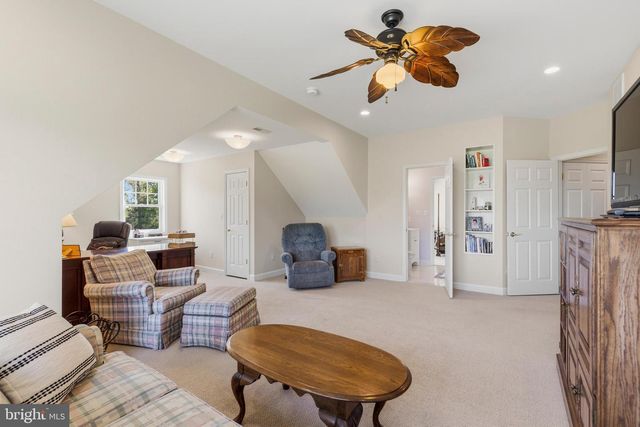 16527 HAMPTON RD, Hamilton, VA 20158