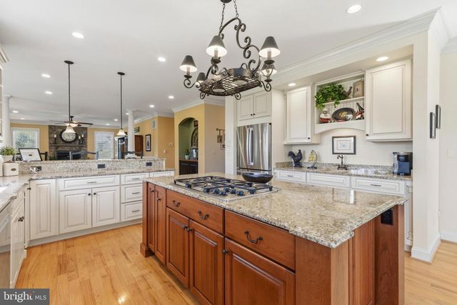 16527 HAMPTON RD, Hamilton, VA 20158