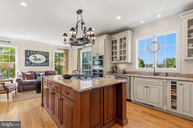 16527 HAMPTON RD, Hamilton, VA 20158