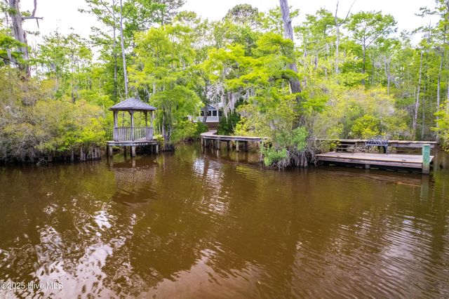 207 Megan Loop S, Hertford, NC 27944