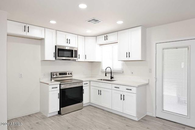 4343 E union hills Drive, Phoenix, AZ 85050