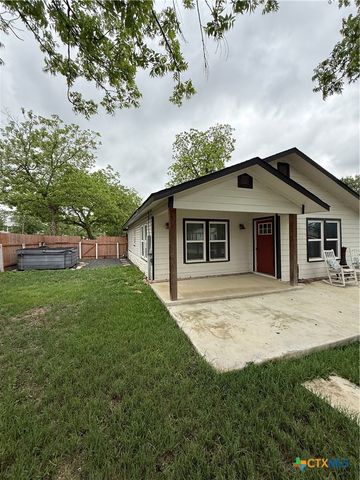 1428 Lee Street, New Braunfels, TX 78130