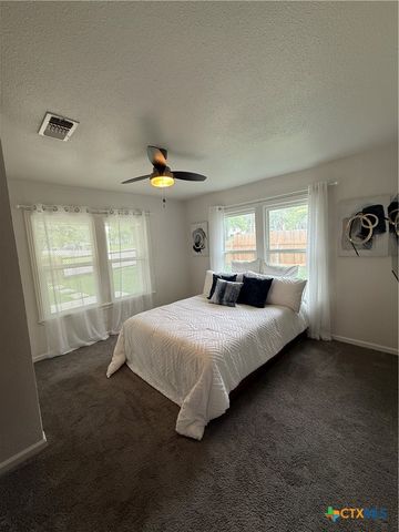 1428 Lee Street, New Braunfels, TX 78130