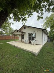 1428 Lee Street, New Braunfels, TX 78130