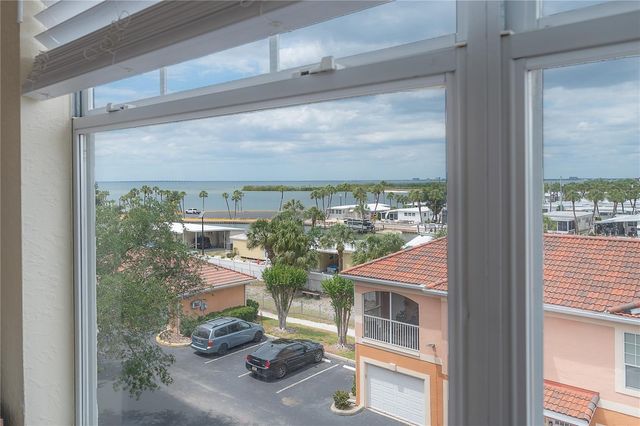 5000 CULBREATH KEY WAY 8-302, Tampa, FL 33611