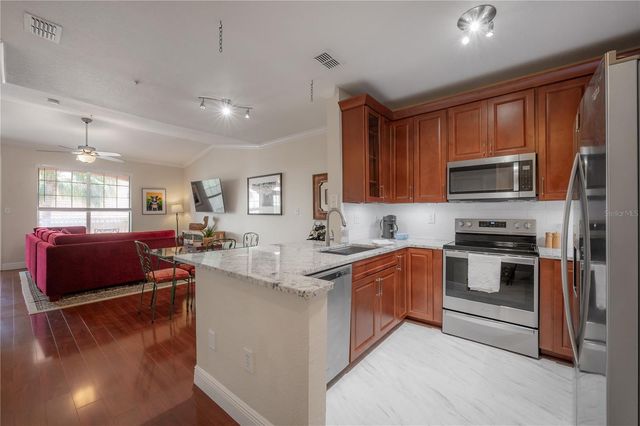 5000 CULBREATH KEY WAY 8-302, Tampa, FL 33611