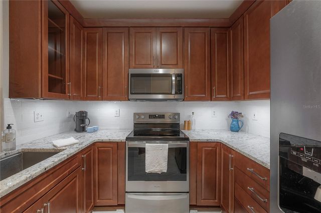 5000 CULBREATH KEY WAY 8-302, Tampa, FL 33611