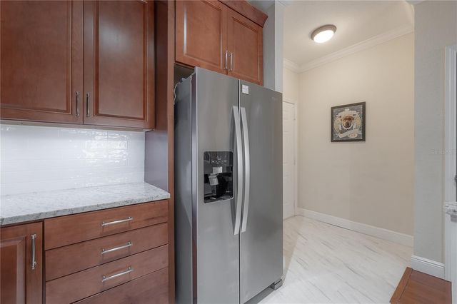 5000 CULBREATH KEY WAY 8-302, Tampa, FL 33611