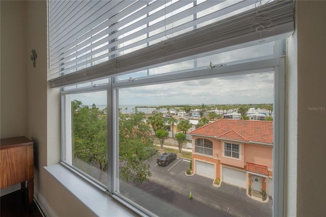 5000 CULBREATH KEY WAY 8-302, Tampa, FL 33611