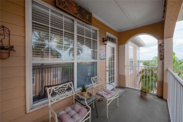 5000 CULBREATH KEY WAY 8-302, Tampa, FL 33611