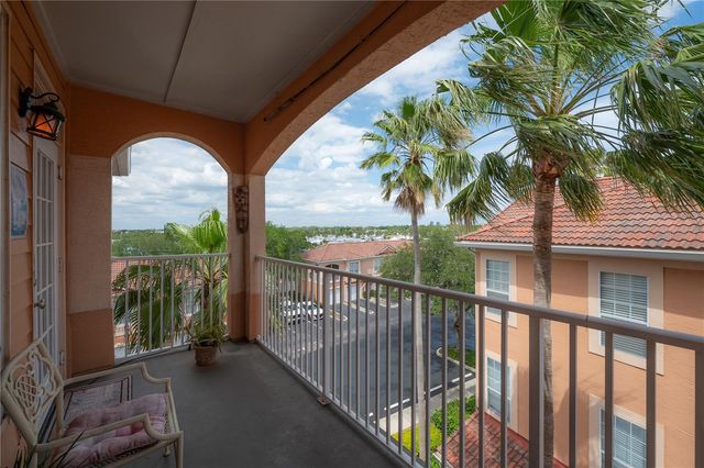 5000 CULBREATH KEY WAY 8-302, Tampa, FL 33611