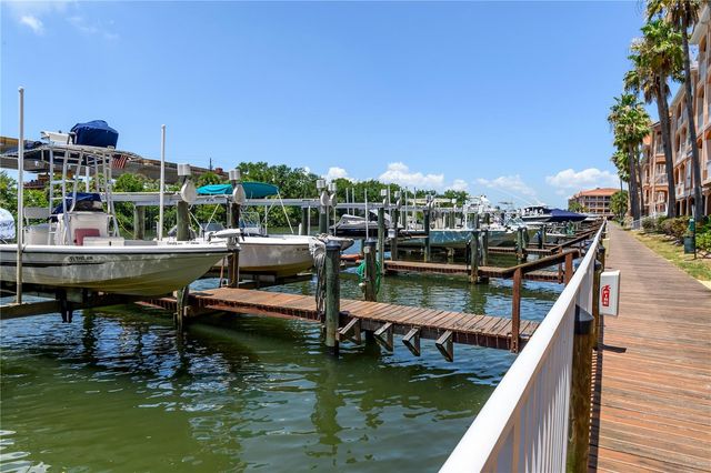5000 CULBREATH KEY WAY 8-302, Tampa, FL 33611