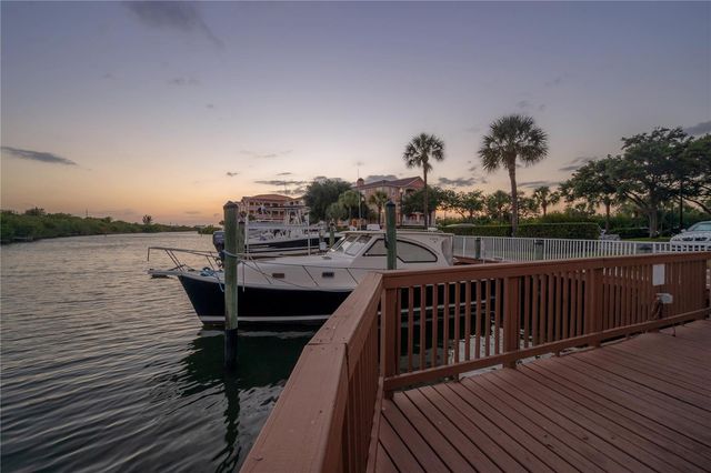 5000 CULBREATH KEY WAY 8-302, Tampa, FL 33611