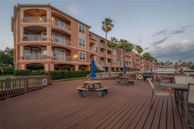 5000 CULBREATH KEY WAY 8-302, Tampa, FL 33611