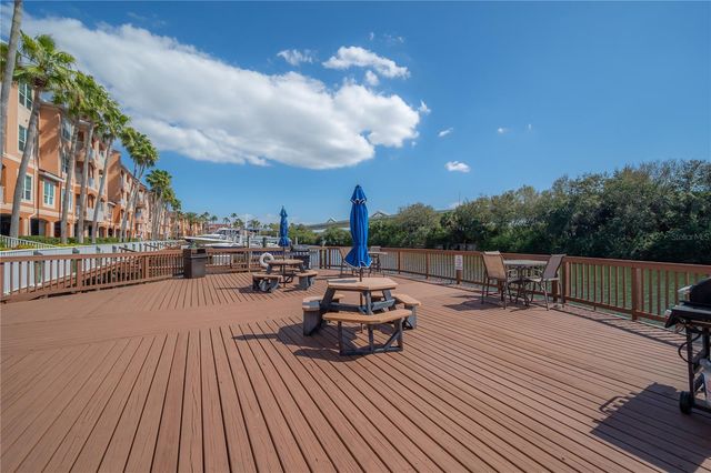 5000 CULBREATH KEY WAY 8-302, Tampa, FL 33611
