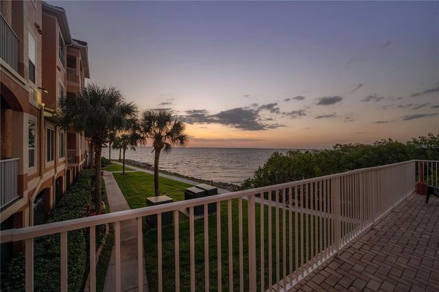 5000 CULBREATH KEY WAY 8-302, Tampa, FL 33611