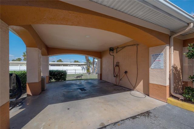 5000 CULBREATH KEY WAY 8-302, Tampa, FL 33611
