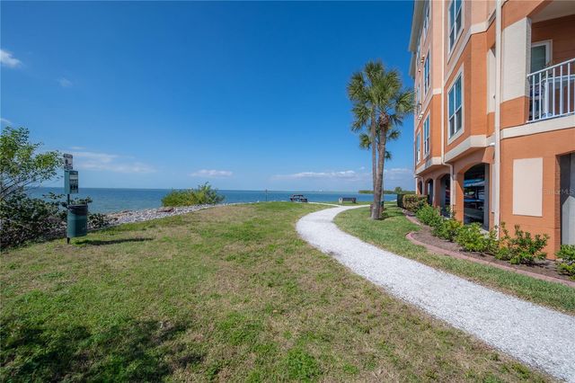 5000 CULBREATH KEY WAY 8-302, Tampa, FL 33611