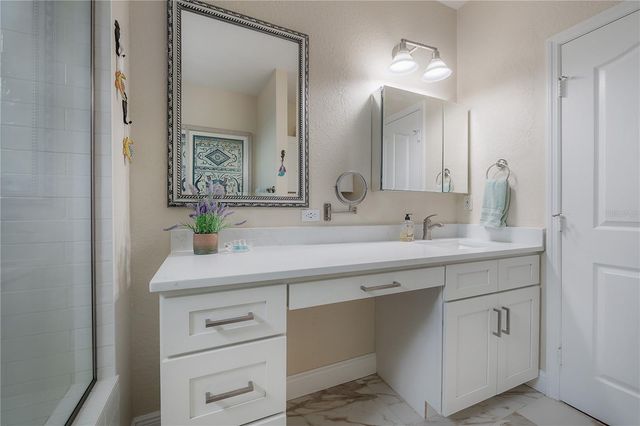 5000 CULBREATH KEY WAY 8-302, Tampa, FL 33611