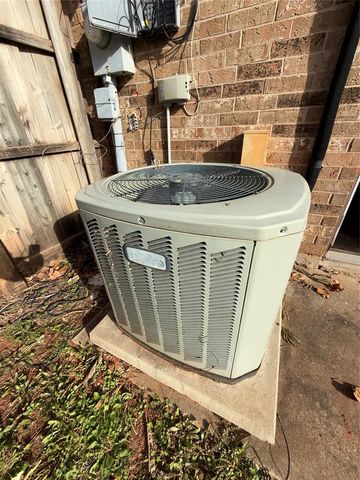 1720 SE 7th Street, Moore, OK 73160