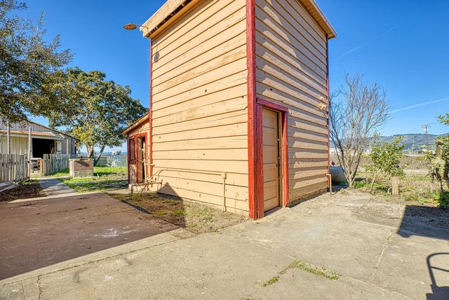 120 San Miguel Canyon Road, Royal Oaks, CA 95076