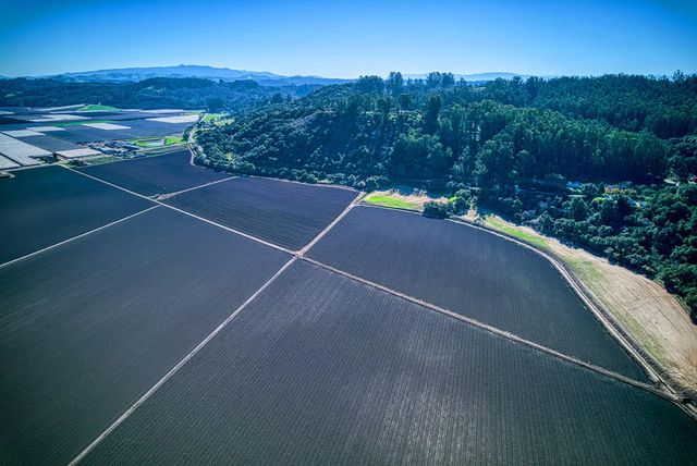 120 San Miguel Canyon Road, Royal Oaks, CA 95076