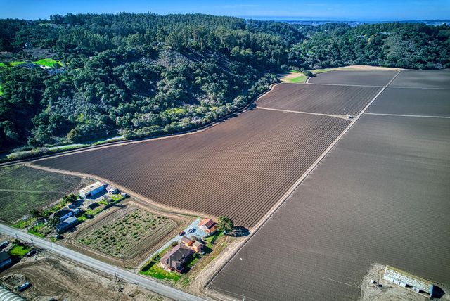 120 San Miguel Canyon Road, Royal Oaks, CA 95076