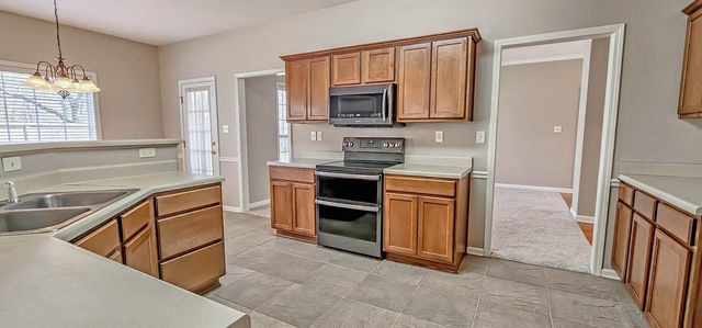 8678 ASHBURY OAK DR, Memphis, TN 38018