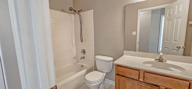 8678 ASHBURY OAK DR, Memphis, TN 38018