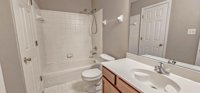 8678 ASHBURY OAK DR, Memphis, TN 38018