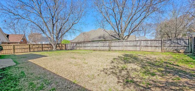 8678 ASHBURY OAK DR, Memphis, TN 38018