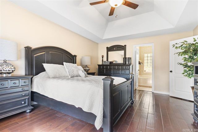 21 Edgewater Court, Jacksonville, AR 72076