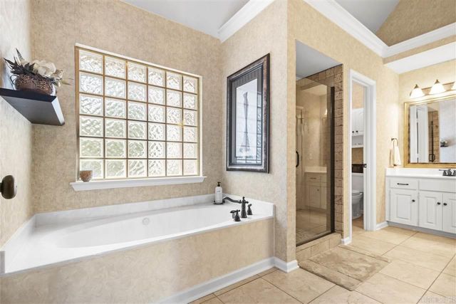 21 Edgewater Court, Jacksonville, AR 72076