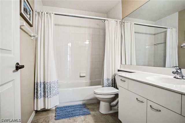 77 Silver Oaks CIR 8102, Naples, FL 34119
