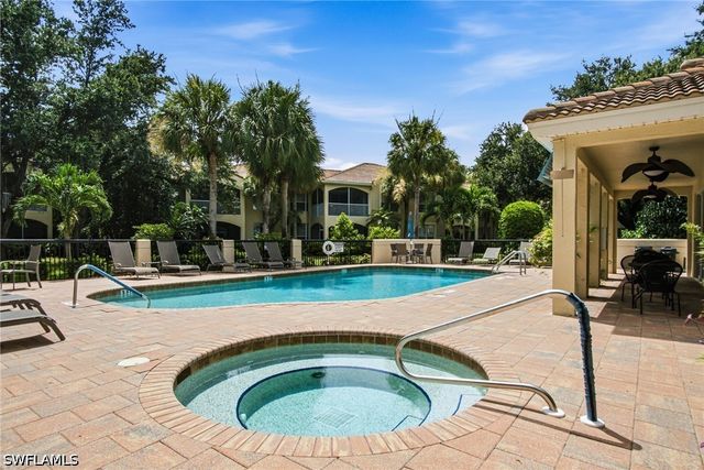 77 Silver Oaks CIR 8102, Naples, FL 34119