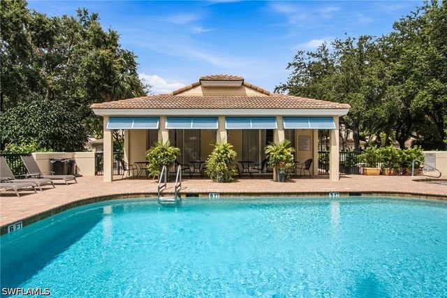 77 Silver Oaks CIR 8102, Naples, FL 34119