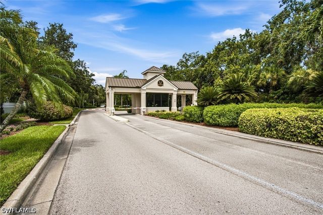 77 Silver Oaks CIR 8102, Naples, FL 34119