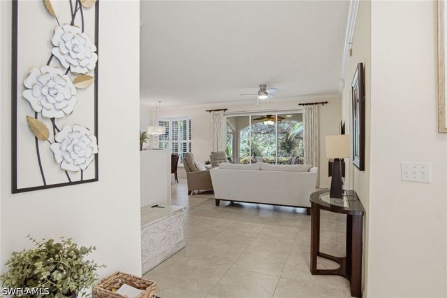 77 Silver Oaks CIR 8102, Naples, FL 34119