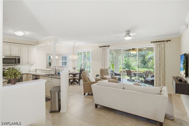 77 Silver Oaks CIR 8102, Naples, FL 34119