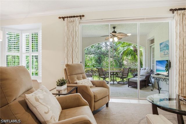 77 Silver Oaks CIR 8102, Naples, FL 34119