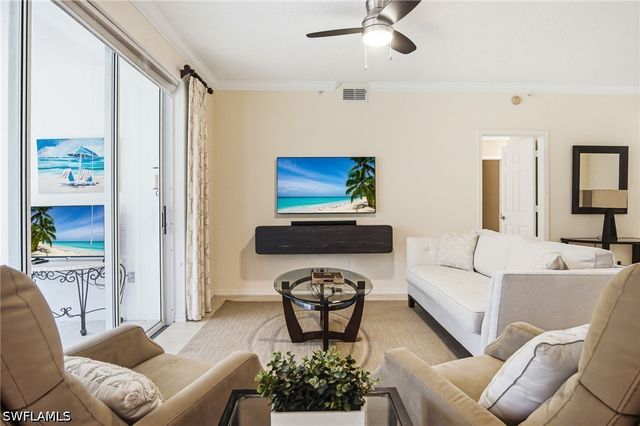 77 Silver Oaks CIR 8102, Naples, FL 34119