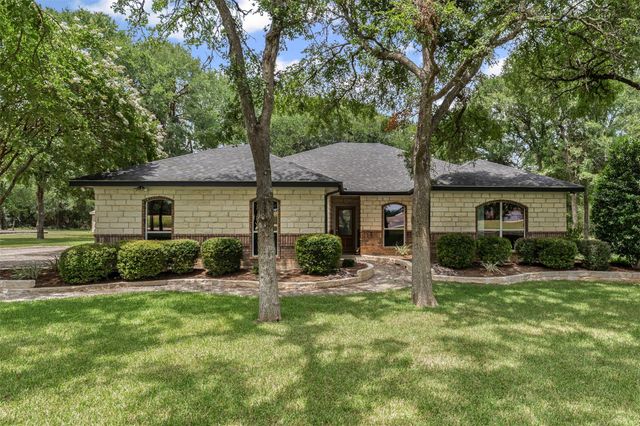 574 Rose LN, Salado, TX 76571