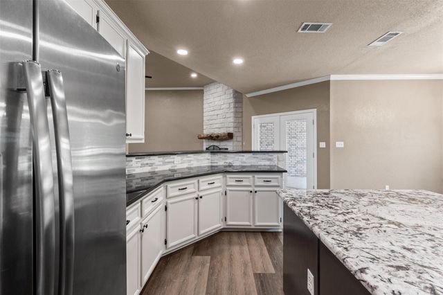 574 Rose LN, Salado, TX 76571