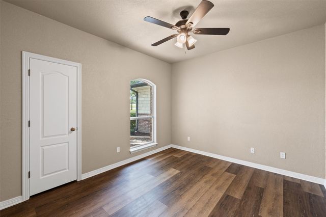 574 Rose LN, Salado, TX 76571