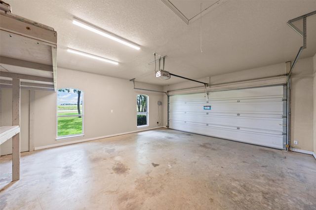 574 Rose LN, Salado, TX 76571