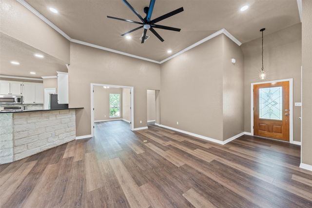 574 Rose LN, Salado, TX 76571