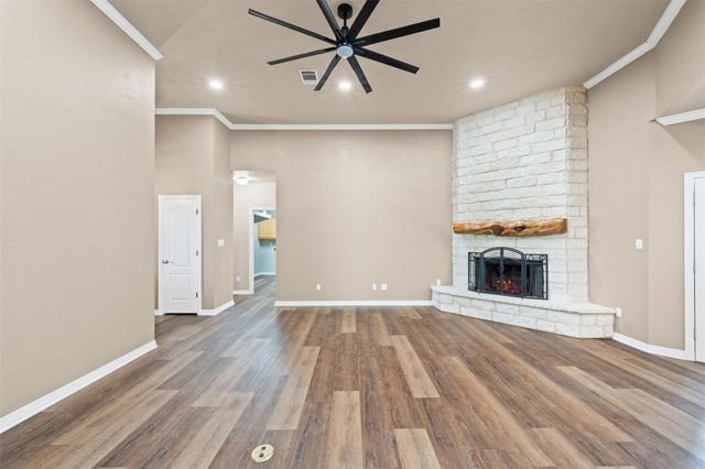 574 Rose LN, Salado, TX 76571