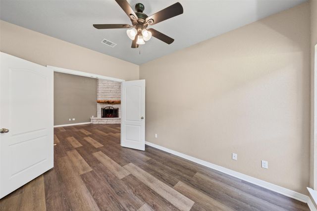 574 Rose LN, Salado, TX 76571