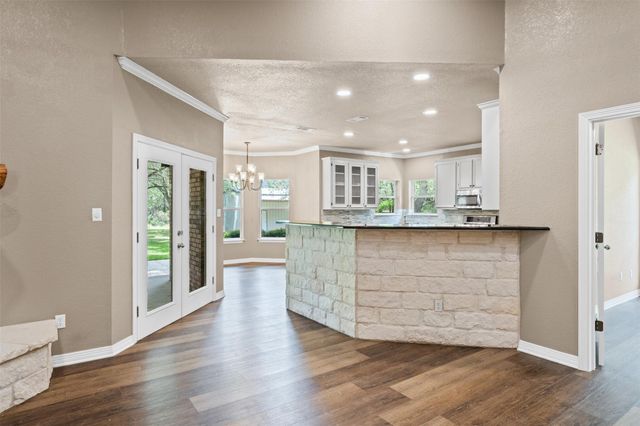 574 Rose LN, Salado, TX 76571