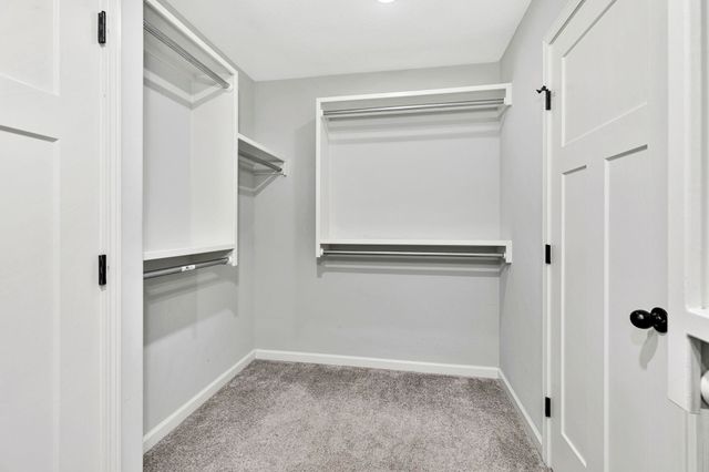 707 W Country Lakes Pl, Haysville, KS 67060